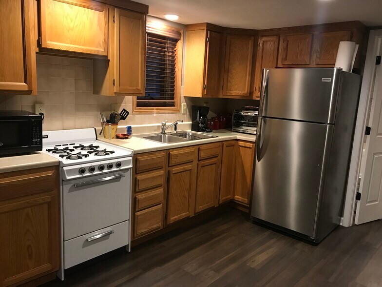 Building Photo - 1115 N Utah Ave