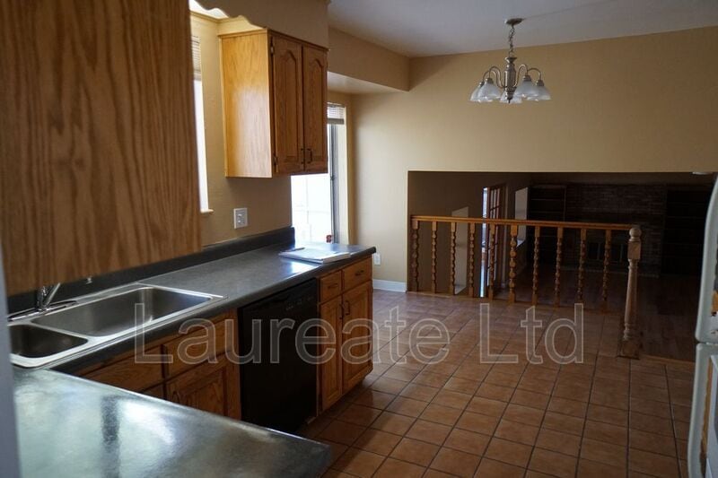 Building Photo - 1853 S Oakland St