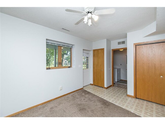 Building Photo - 117 21st St SE