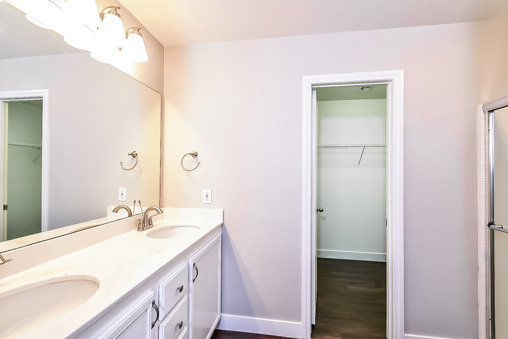 Building Photo - 3609 N Porch Swings Way