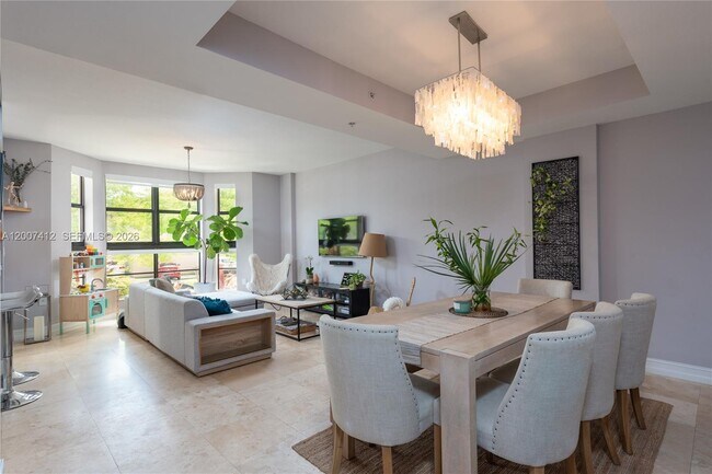 Building Photo - 1650 Galiano St