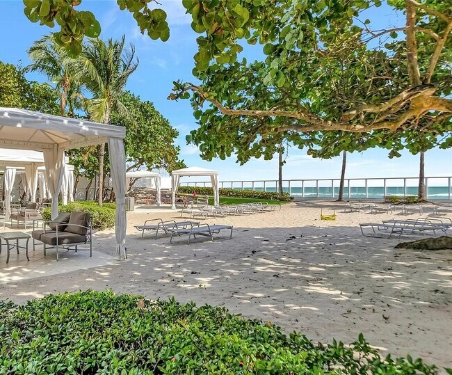 Building Photo - 3001 S Ocean Dr