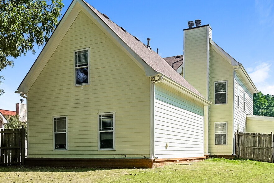 Building Photo - 120 Memory Ln