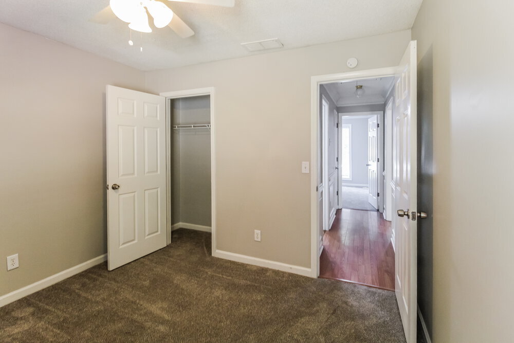 Building Photo - 2611 Fort Apachee Ct