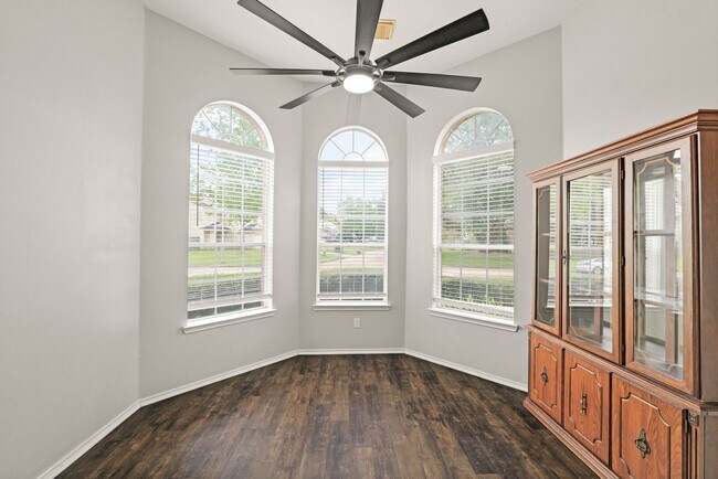 Building Photo - 3651 Woodlace Dr