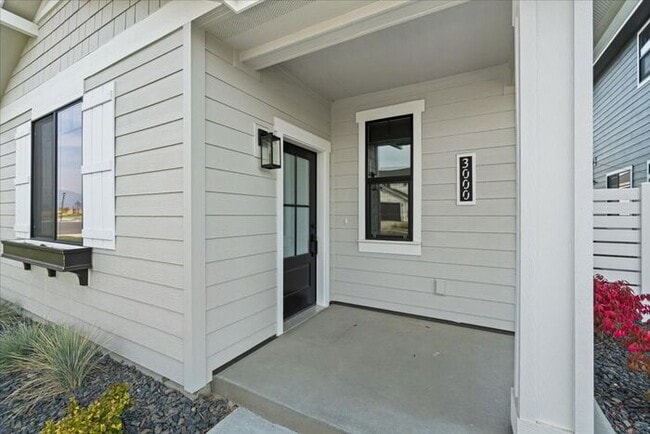 Building Photo - Single-Level Serenity: Your 3 Bedroom, 2 Bath Dream Home Awaits