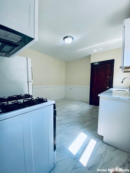 Primary Photo - 39 Michigan Ave