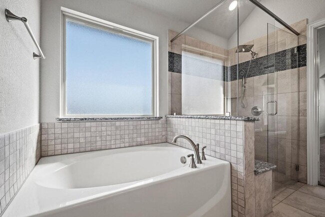 Building Photo - 314 Waverly Dr