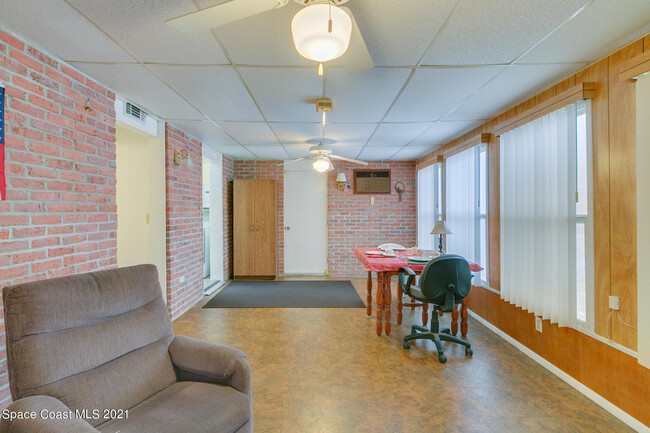 Building Photo - 670 John Hancock Ln