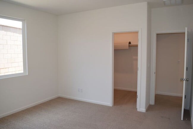 Building Photo - 1429 Cheetah St