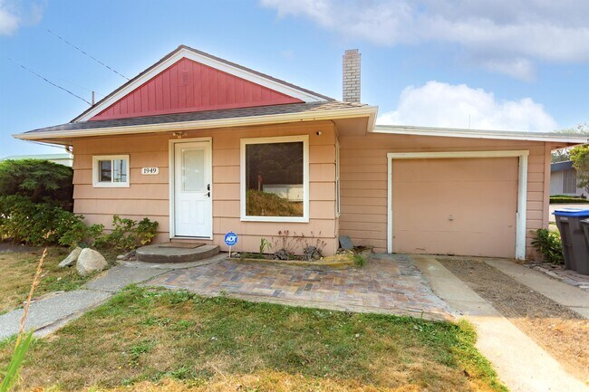 Building Photo - 1949 NE Barnett St