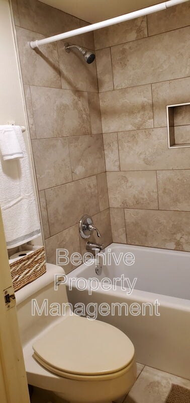Building Photo - 461 W Holmes Ave
