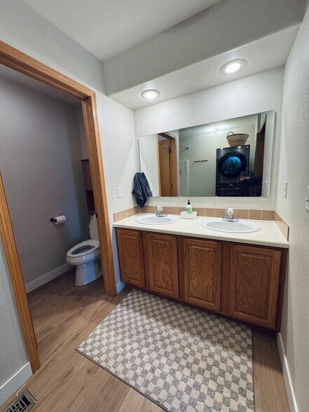 Building Photo - 146 Brooklyn Cir