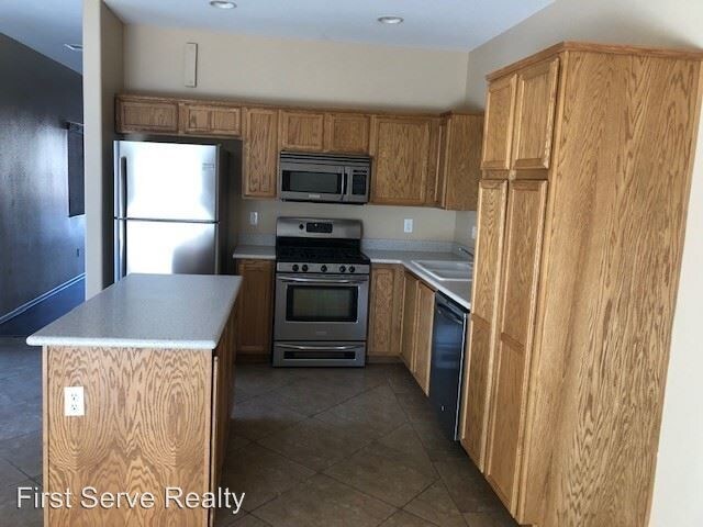 Building Photo - 3 br, 2.5 bath House - 3565 Terraza Mar Ave.