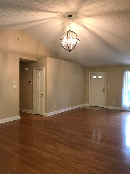 Building Photo - 8404 Lesley Marie Ln