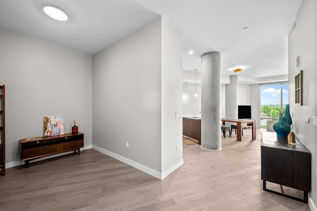 Building Photo - 4200 W 17th Ave