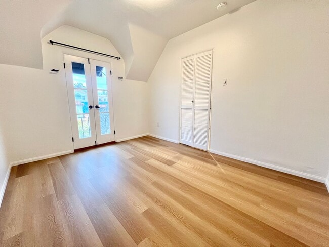 Building Photo - Charming Two Story Home in Belmont Shore near 2nd Street