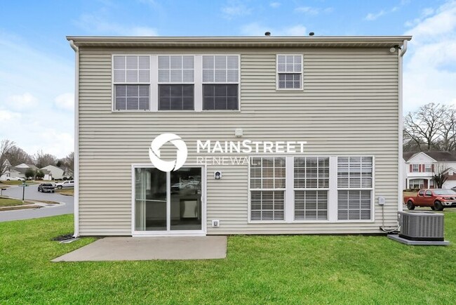 Building Photo - 2417 Sawyer Dr