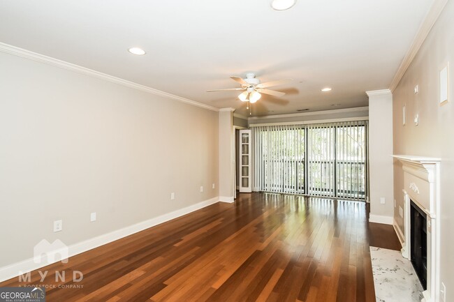 Building Photo - 1202 Pine Heights Dr NE