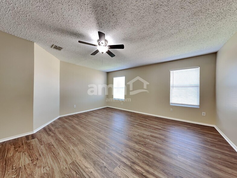 Building Photo - 3004 Cesareo Dr