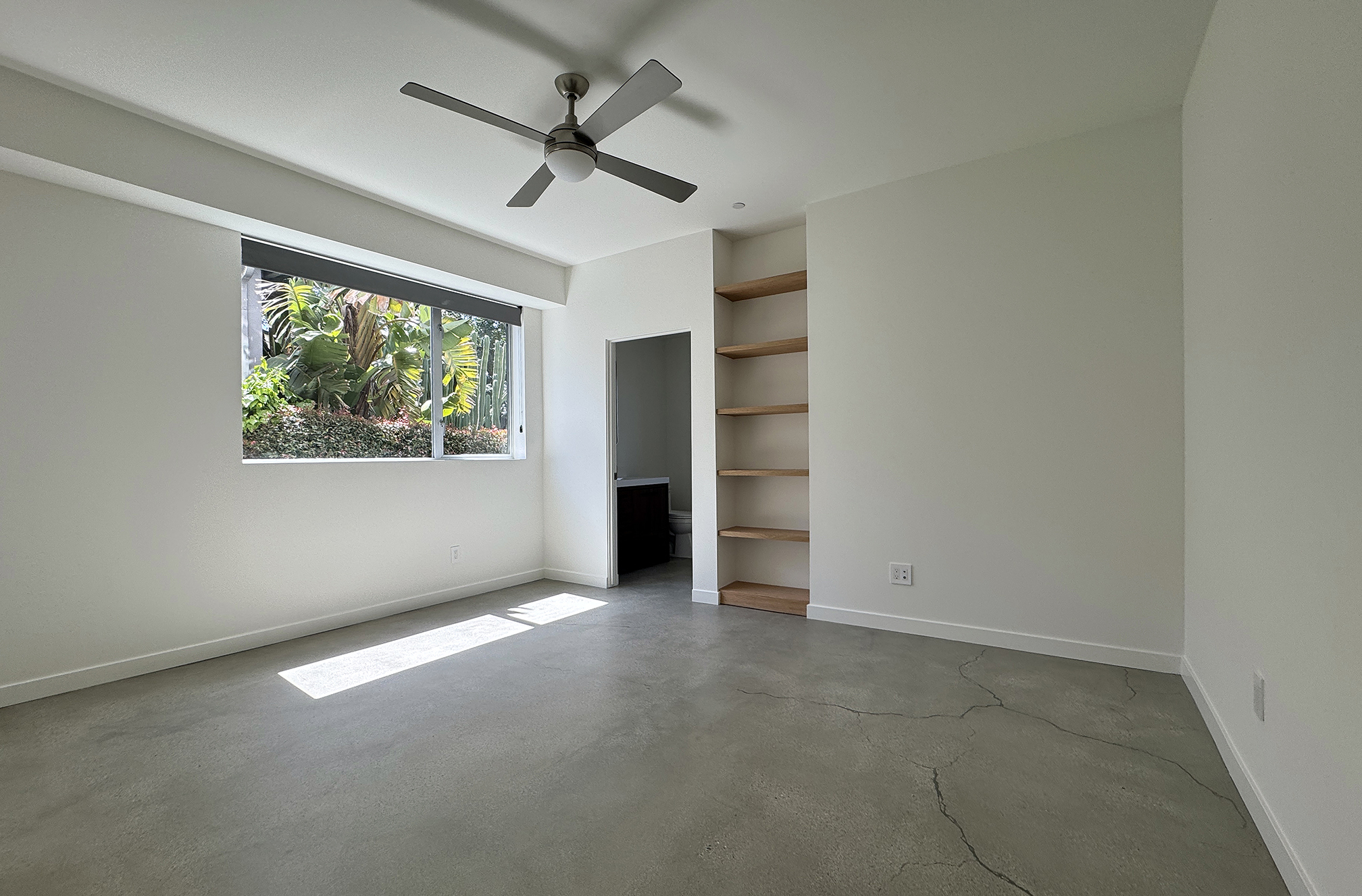 Building Photo - 2512 Silver Lake Blvd