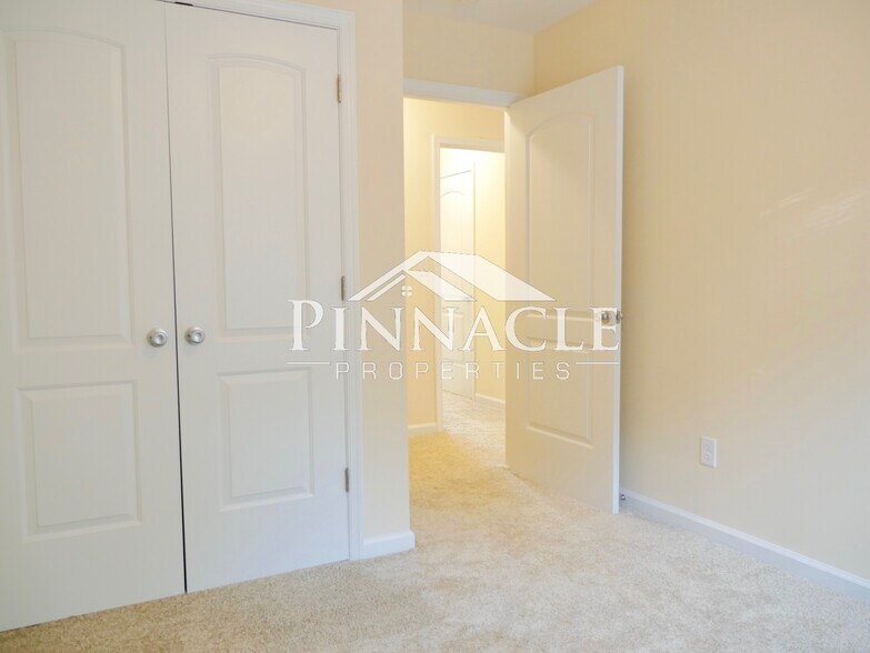 Building Photo - 592 Leesville Rd