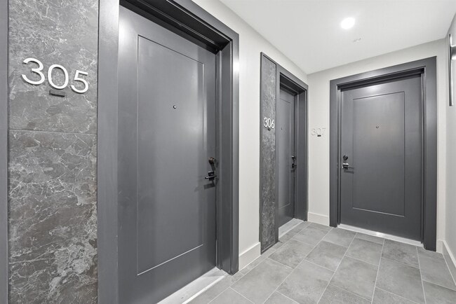 Building Photo - 337 Johnston Ave