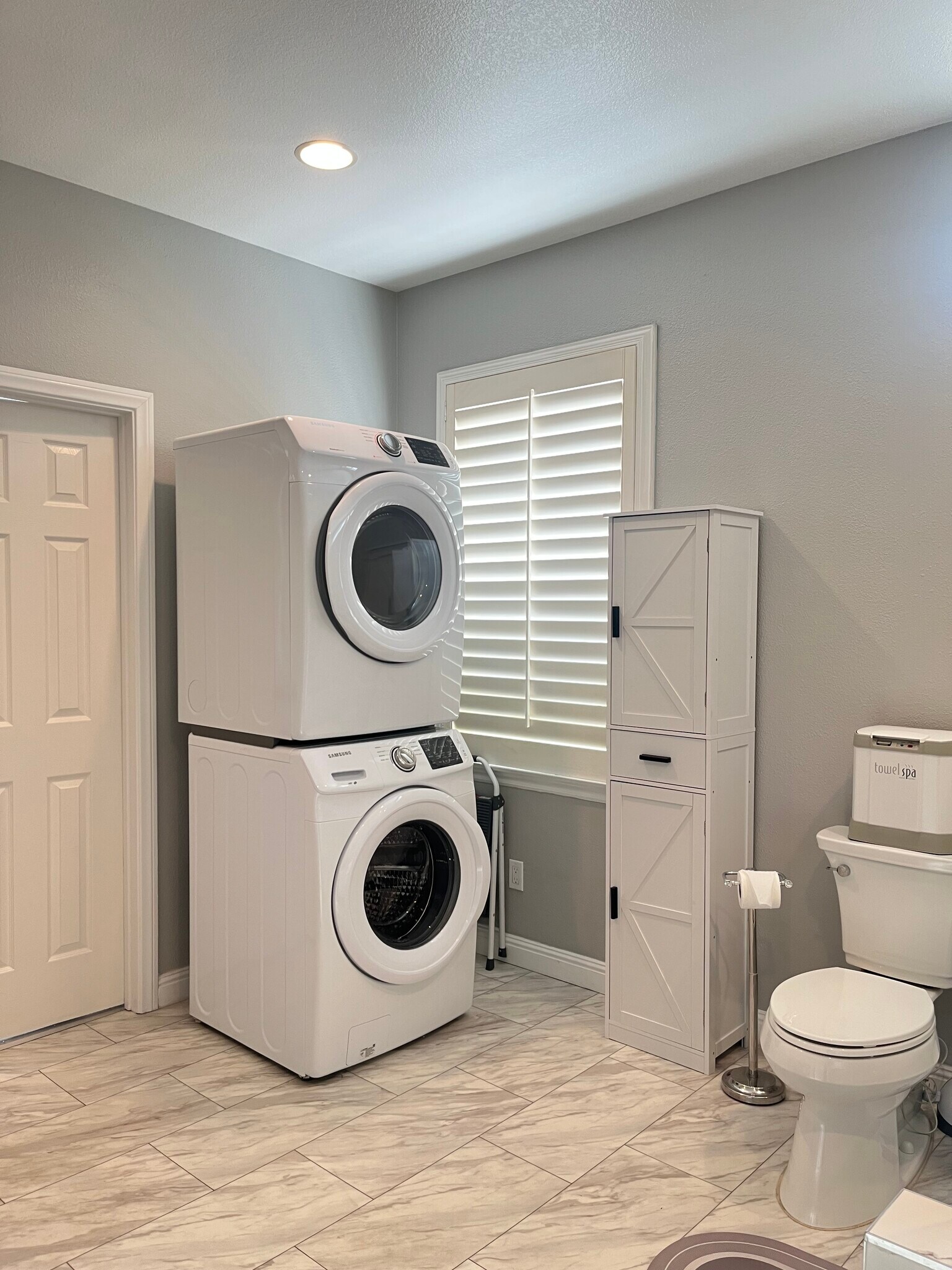 Building Photo - 8418 Lourenco Ln