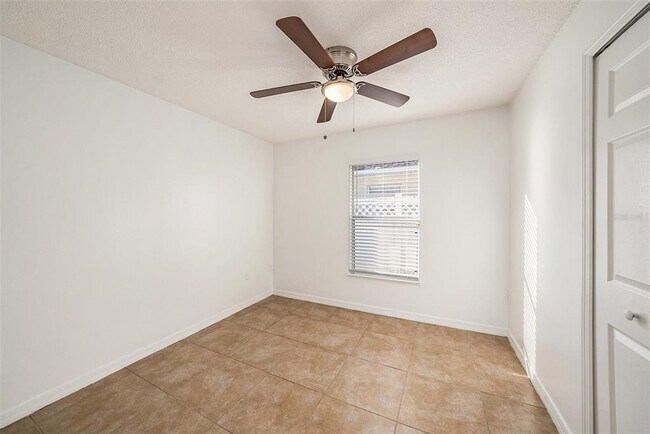 Building Photo - 1020 Brenton Leaf Dr