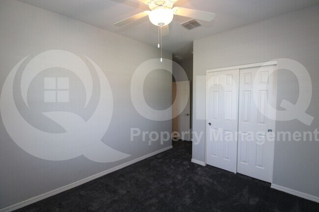 Building Photo - 41582 N Willow Ct