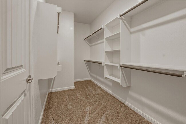 Building Photo - 9528 Blaine Dr