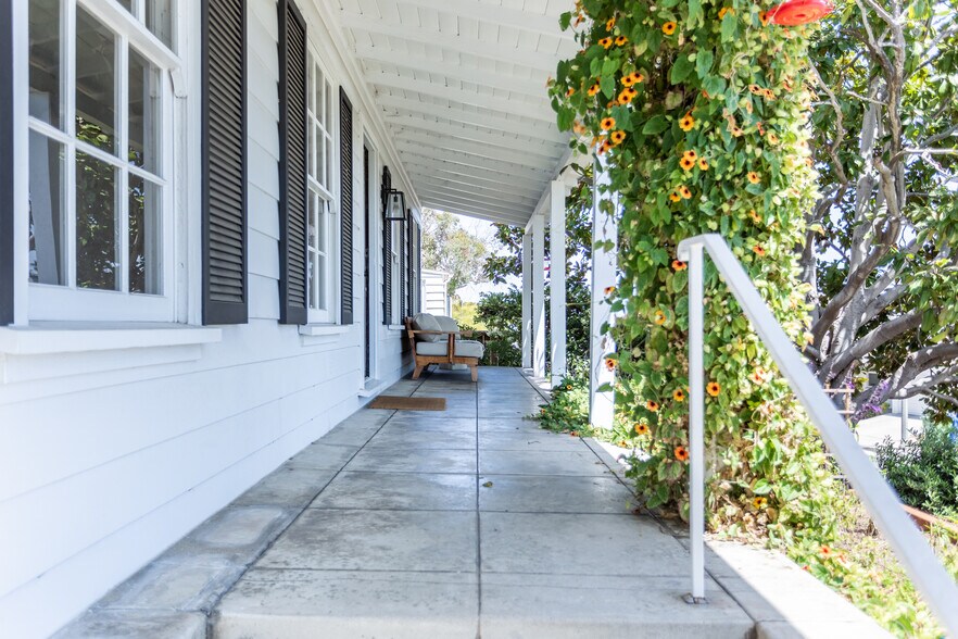 Building Photo - 1735 Bryn Mawr Ave