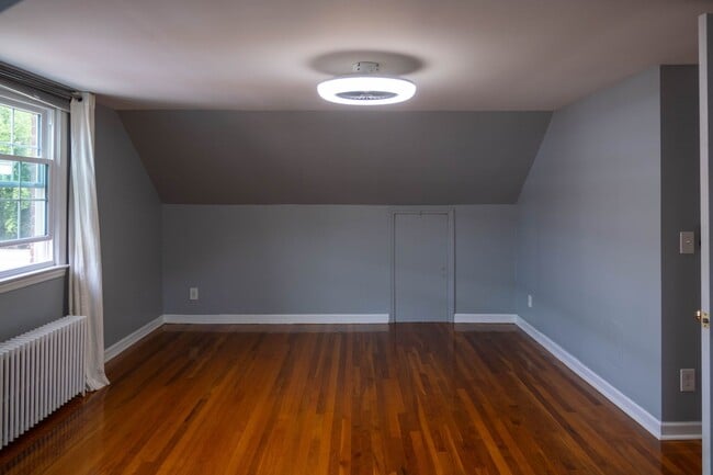 Building Photo - Beautiful Four Bedroom Home