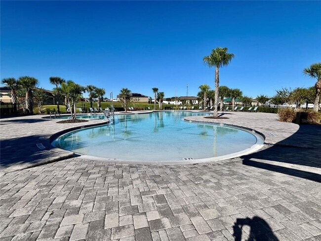 Building Photo - 421 Disa Dr