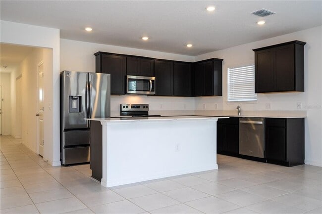 Building Photo - 471 Pine Tree Blvd