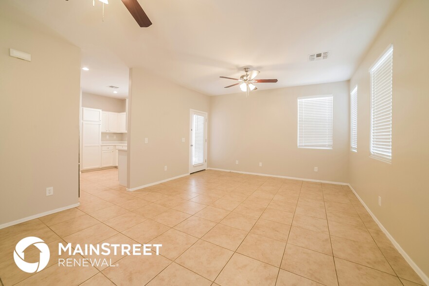 Building Photo - 126 N 86th Ln