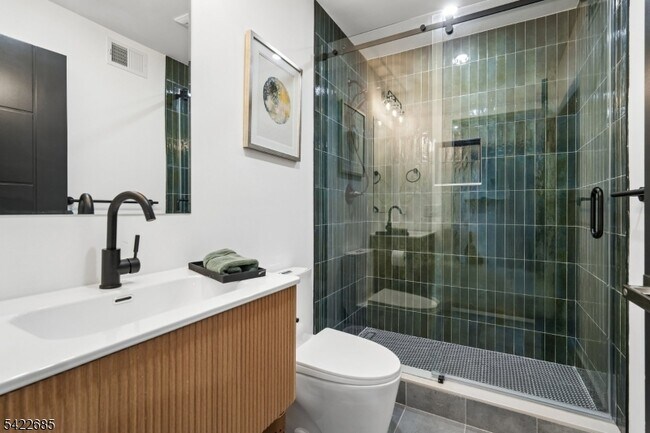 Building Photo - 301 Kingsland Rd