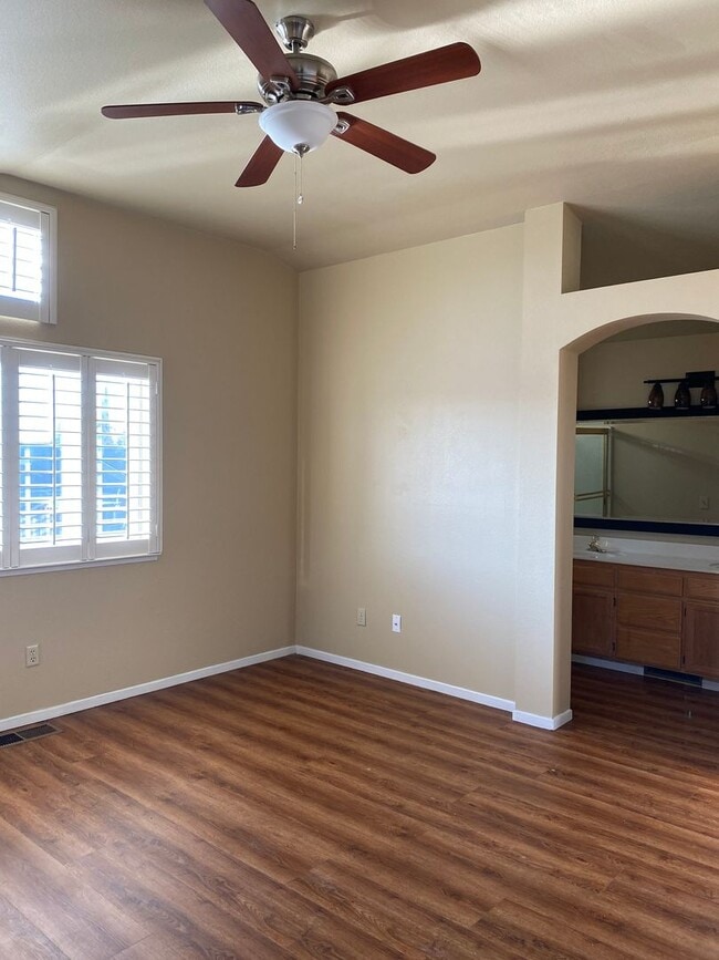 Building Photo - 3 bedroom 3 bathroom Salida Home