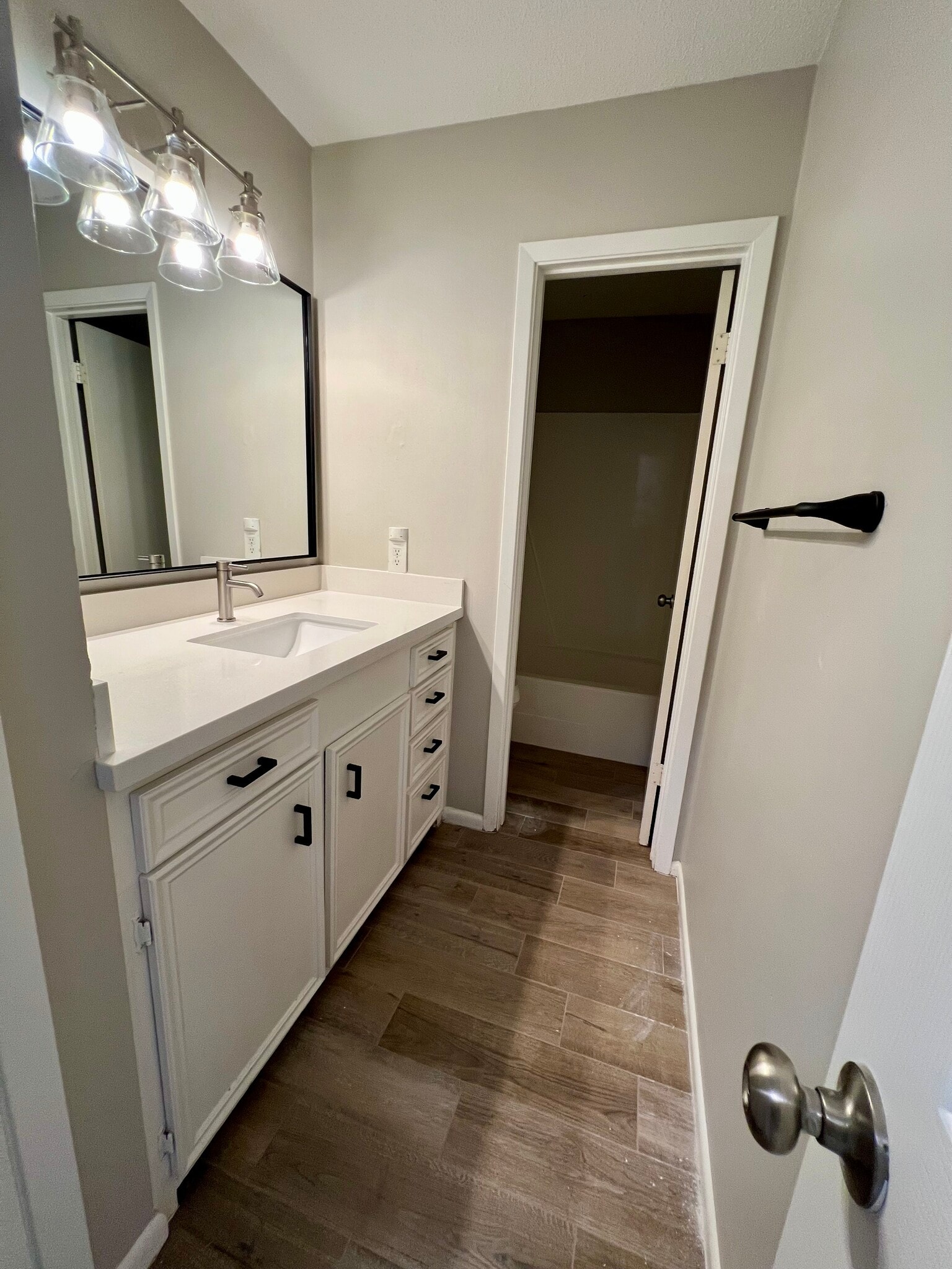 Building Photo - 504 S 28th St