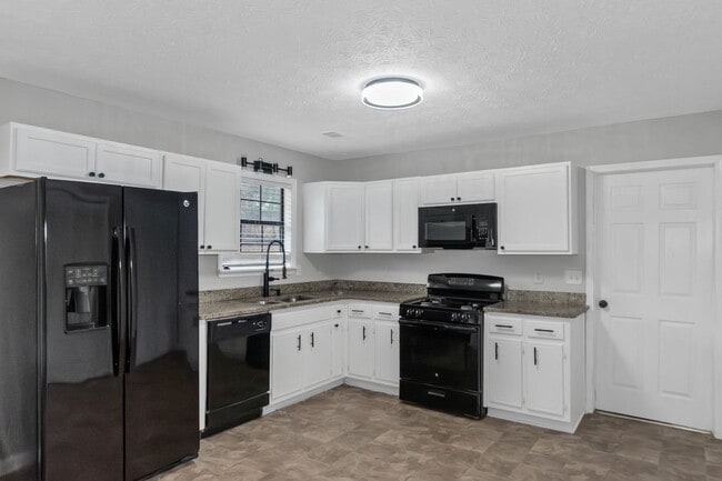 Building Photo - 321 Summerwood Ln