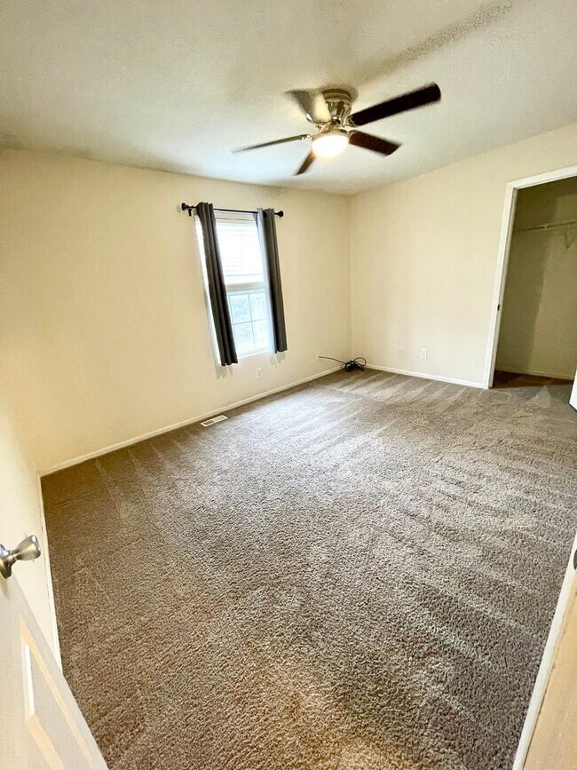 Building Photo - 1413-1415-1415 Risen Star Ct