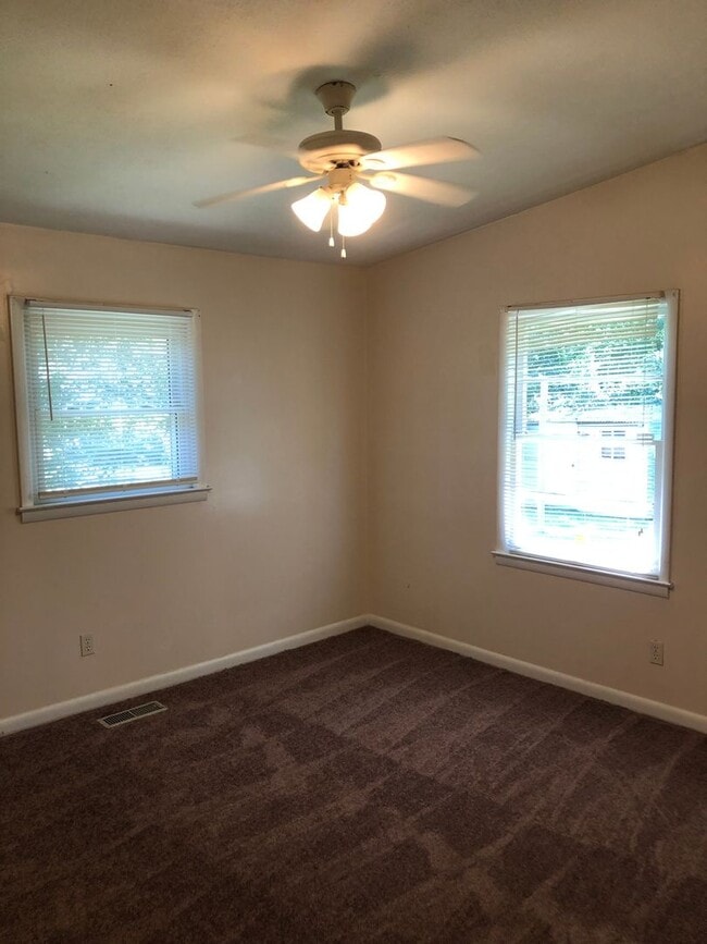 Building Photo - 2184 Lamore Dr