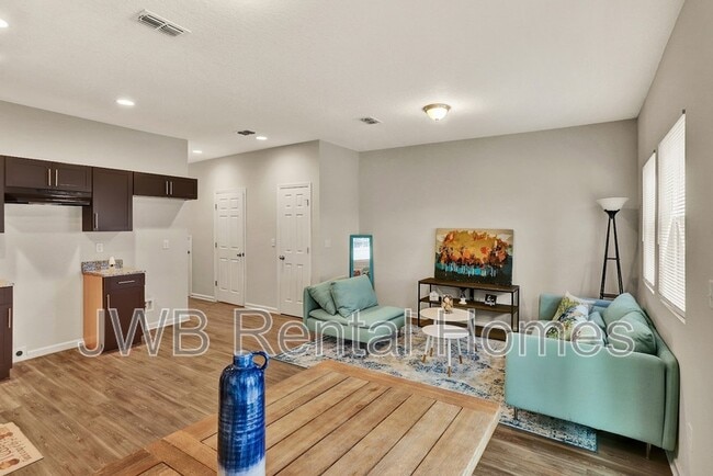 Building Photo - 6031 Carolines Ct