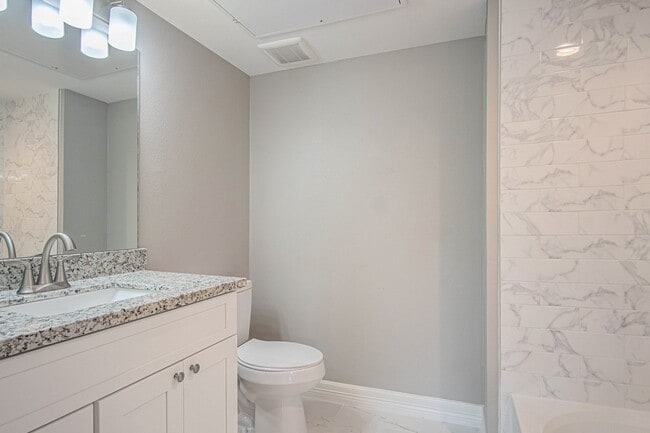 Building Photo - 5262 Ella Blvd