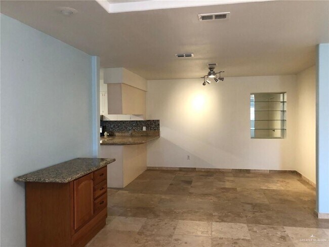 Building Photo - 22 Jackson Ave W