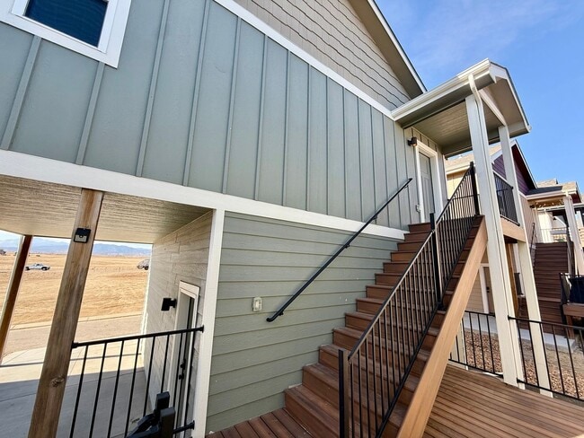 Building Photo - 2837 Urban Pl