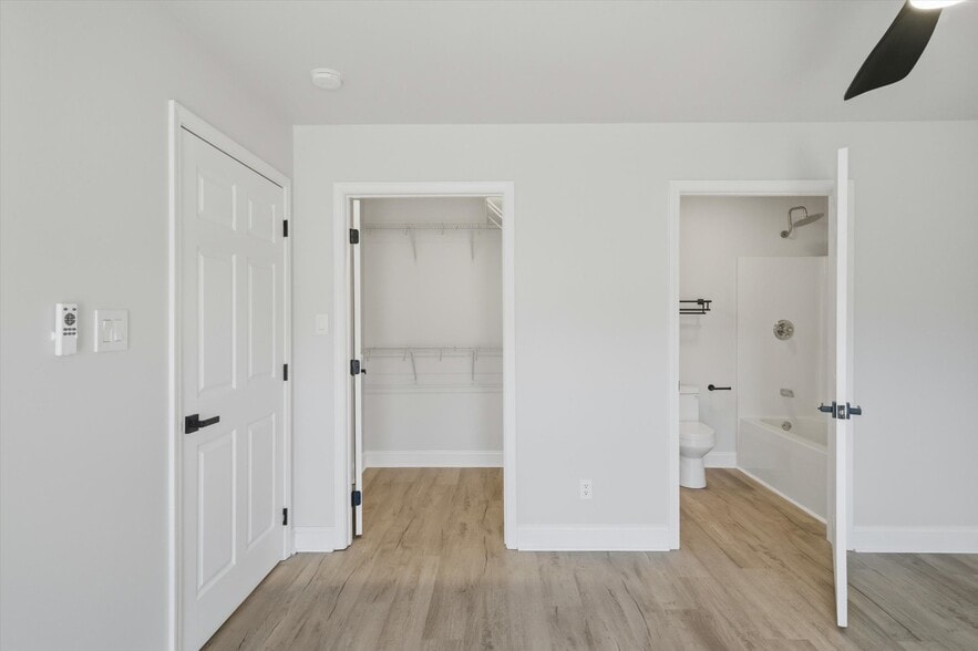 Building Photo - 1912 Laurel Ln