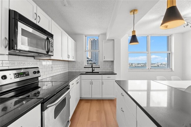 Building Photo - 770 Claughton Island Dr