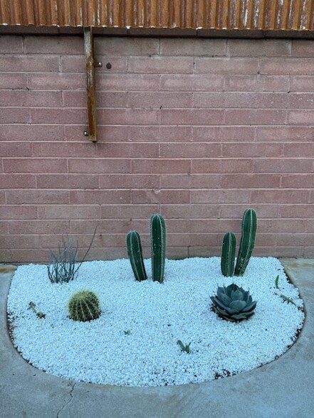 Building Photo - 5564 E Camden St