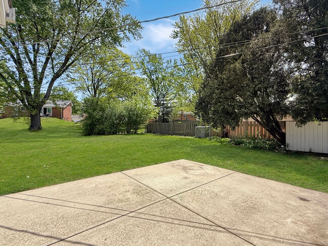Building Photo - 207 S Illinois Dr